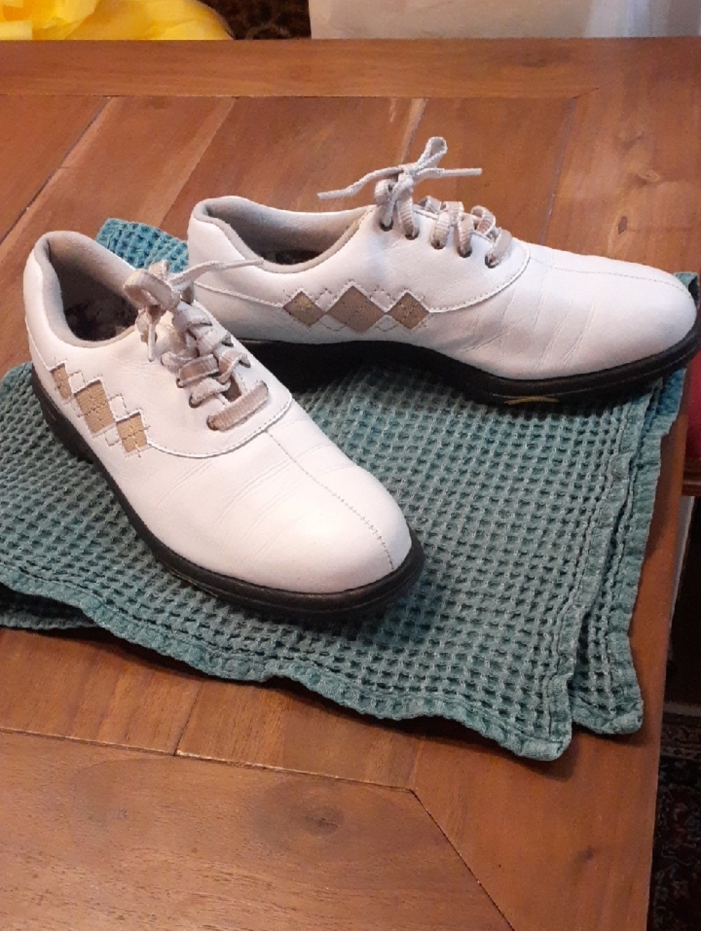 FootJoy White Lace-Up Golf Shoes with Tan Accents Women's Sz 7.5M